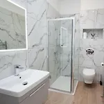 بيت للعطل 2-bed Townhouse With Garden And Private Parking In D04 دبلن