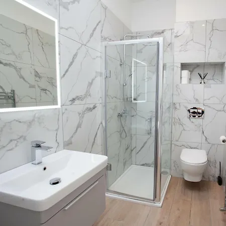 Tatil Evi 2-bed Townhouse With Garden And Private Parking In D04 Dublin