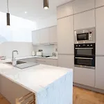 2-bed Townhouse With Garden And Private Parking In D04 펜션